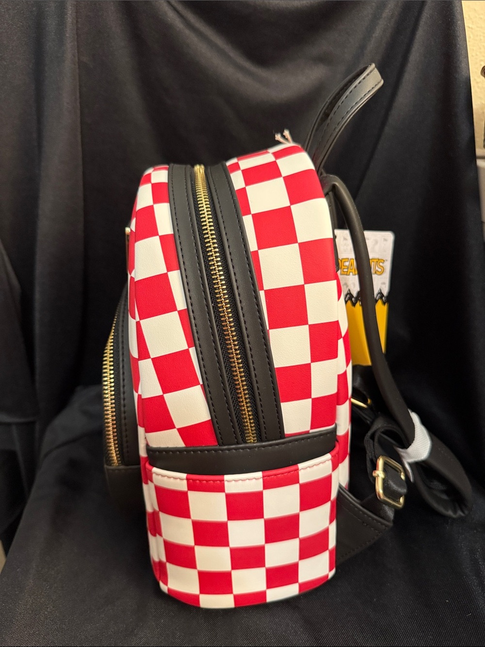 Loungefly NWT Red & White Checker Joe Cool Backpack - Picture 4 of 9